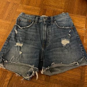 Abercrombie high rise 4” short (size 26)
